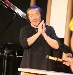 Konser Kitaro: Tamasya Spiritual yang Kurang Memuaskan