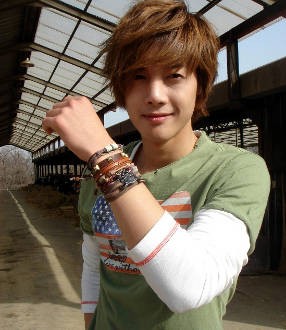 Kim Hyun Joong Rilis Album Solo Juni Mendatang