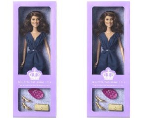 7 Desainer Inggris Dandani Boneka Kate Middleton