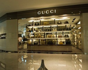 Gucci Rugi US$ 200 Ribu karena Diserang Hacker