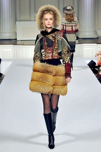 Oscar de la Renta, Fall/Winter 2011. New York Fashion Week 2011. [Photo by Slaven Vlasic/Getty Images]