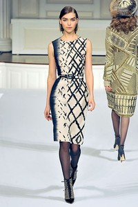 Oscar de la Renta, Fall/Winter 2011. New York Fashion Week 2011. [Photo by Slaven Vlasic/Getty Images]