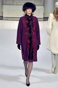 Oscar de la Renta, Fall/Winter 2011. New York Fashion Week 2011. [Photo by Slaven Vlasic/Getty Images]