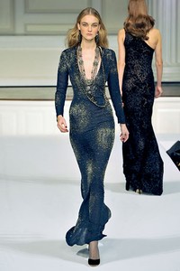 Oscar de la Renta, Fall/Winter 2011. New York Fashion Week 2011. [Photo by Slaven Vlasic/Getty Images]