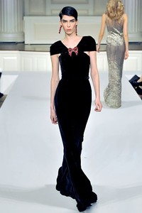 Oscar de la Renta, Fall/Winter 2011. New York Fashion Week 2011. [Photo by Slaven Vlasic/Getty Images]