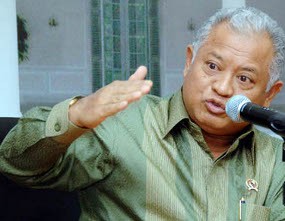 Menhan Teliti Implikasi Jabatan Marsdya Rio di PT Sarwahita