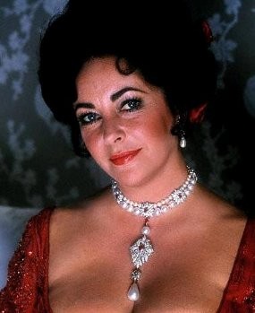Perhiasan Mendiang Elizabeth Taylor Siap Dilelang