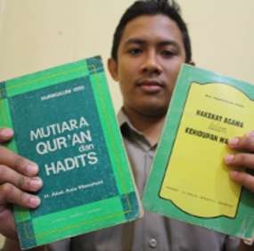 Polda Metro Jaya Amankan Buku Agama yang Dibawa Lian 