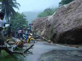 Hujan Deras, Malang Selatan Diterjang Longsor