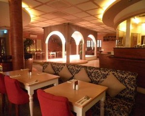 Cardamon, Resto Khas Asia Bernuansa Retro-Modern