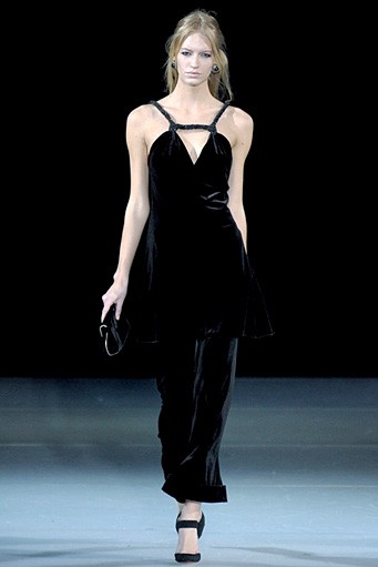 Giorgio Armani, Fall/Winter 2011. Milan Fashion Week 2011. [Photo by Vittorio Zunino Celotto/Getty Images]