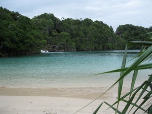 Menikmati Eksotisme Pulau Sempu