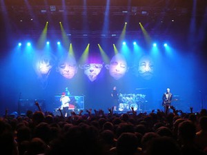 Limp Bizkit Mengundur Jadwal Rilis Album Terbaru Mereka, Gold Cobra