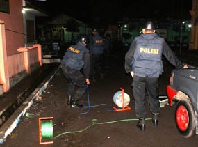 Tas Misterius di Dekat Masjid Diledakkan, Isinya Baju dan Baterai HP