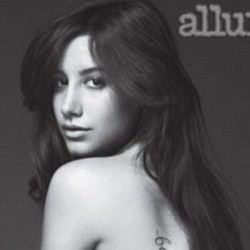 Ashley Tisdale Berpose Bugil untuk Menunjukkan Kedewasaan