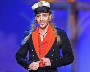 John Galliano Diberhentikan dari Labelnya Sendiri