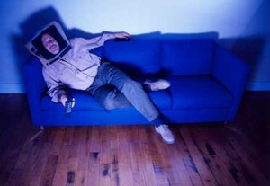 Kontrol Kebiasaan Nonton TV Bila Ingin Sehat