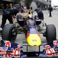 Vettel Pole, Button Kedua