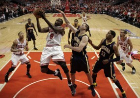 Bulls dan Heat Awali Playoff dengan Kemenangan