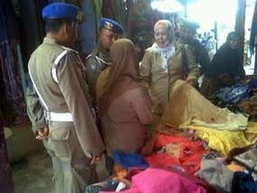 Keluyuran Saat Jam Kerja, 20 Oknum PNS Ditangkap Satpol PP