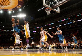 Gasol Dicibir, Lakers Tumbang di Kandang 