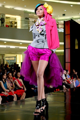 Denny Wirawan Viore D Amore. Fashion Nation 2011 at Senayan City. Jakarta. [Foto: Mohammad Abduh/Wolipop]