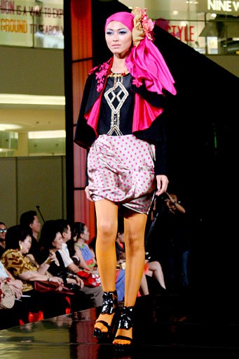 Denny Wirawan Viore D Amore. Fashion Nation 2011 at Senayan City. Jakarta. [Foto: Mohammad Abduh/Wolipop]