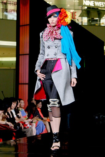 Denny Wirawan Viore D Amore. Fashion Nation 2011 at Senayan City. Jakarta. [Foto: Mohammad Abduh/Wolipop]