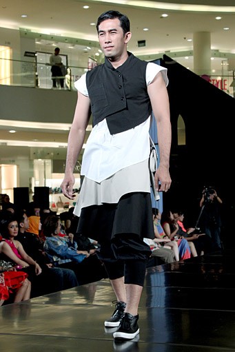 Eddy Betty Adbe Love. Fashion Nation 2011 at Senayan City. Jakarta. [Foto: Mohammad Abduh/Wolipop]