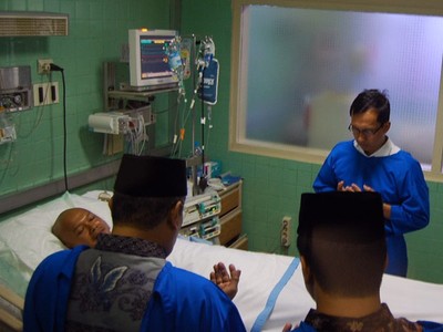 Said Aqil Jenguk Korban Bom Cirebon