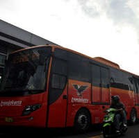 Peringati Hari Kartini, Sopir TransJ akan Berkebaya