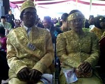 Kawin... Kawin! 400 Orang Nikah Massal di Taman Sari