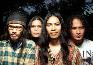 Navicula dan Gugun Blues Shelter Gelar Voting Party Gratis di Dua Hard Rock Cafe