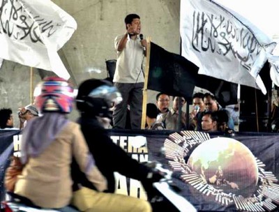 HTI Kampanye Hidup Sejahtera di Bawah Khilafah 