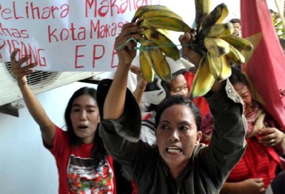 Pedagang Pisang Demo DPRD Makassar