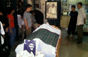 Kebaktian Digelar Jelang Pemakaman Franky Sahilatua