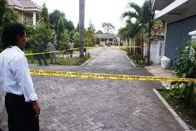 Paket Misterius Diterima Seorang Pengusaha di Lumajang