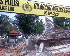 Pendopo Pantai Wisata Roboh, 1 Tewas dan 18 Orang Luka