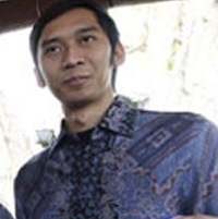 Malam Nanti Putra Presiden dan Putri Sang Menteri Bertunangan
