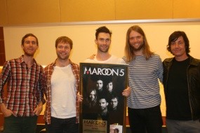 Histeria Tiada Henti di Konser Maroon 5