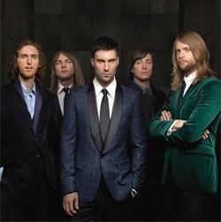 Fans Sewa Hotel Mewah Demi Bertemu Maroon 5