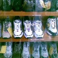 Sepatu Lokal Kelas Murah Keok Lawan Buatan China