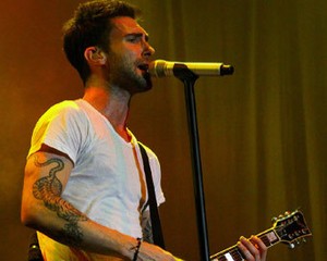 Maroon 5 Suguhkan Konser Penuh Energi di Jakarta