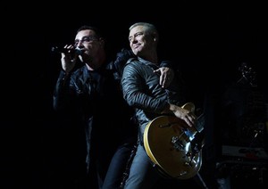 U2 Janji Bakal Melanggar Tradisi Festival Glastonbury