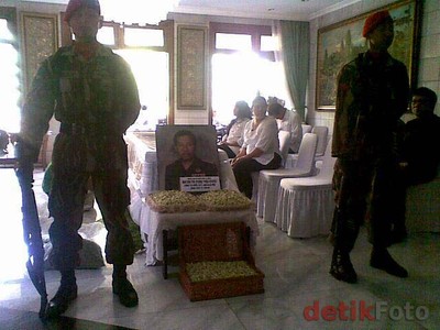 Theo Syafei Meninggal Dunia