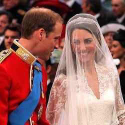 Kereta Kuda Bawa William & Kate ke Istana Buckingham