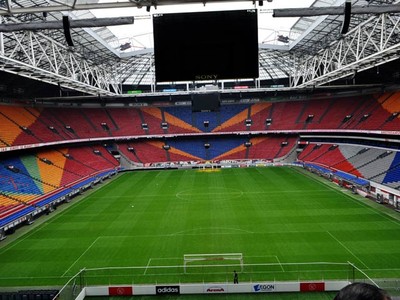 Melongok Amsterdam Arena