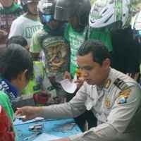 Polisi Sweeping Puluhan Bonek
