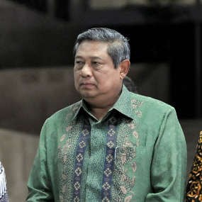 Kriuk, SBY Makan Siang Plus Kerupuk Bareng Ratusan Buruh