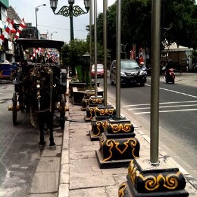 Malioboro Disesaki Buruh dan Mahasiswa, Lalin Dialihkan